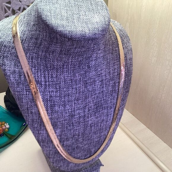 Nicely Made Goldtone Wide Herringbone Necklace - Picture 3 of 8